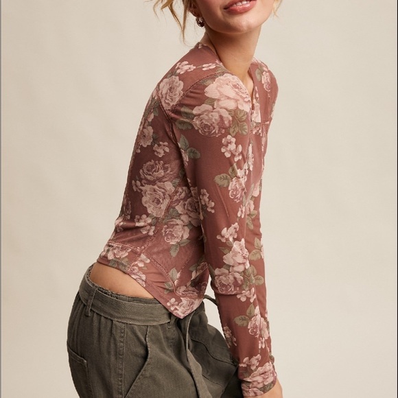 NWT Listicle Mesh Floral Long Sleeve Layering Top Shirt Blouse - Picture 7 of 11